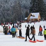 Prima ninsoare din acest an a dezlănțuit distracția la Poiana Brașov