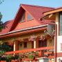 Casa Ecaterina - 2 Mai.
- Sat 2 Mai, Str. Aurel Vlaicu, Nr. 221
- Casa Ecaterina din 2 Mai este situată la 5 minute de mers pe jos de plajă, într-o zonă liniștită, la 4 km de Vama Veche și la 5 km de Portul Turistic Mangalia. Locația are o curte cu terasă, bar, facilități pentru grătar și parcare privată.

Camerele noastre au intrare privată și sunt dotate cu...