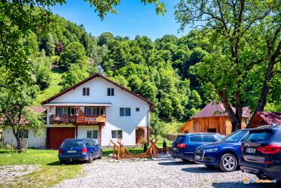 Casa Tudor si Eva