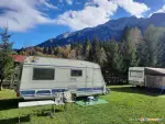 Loc pentru Rulota - Servicii - Popasul Alpinistului