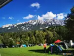 Loc pentru Cort - Servicii - Popasul Alpinistului