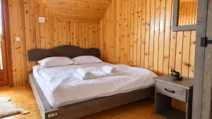 Cameră dublă cu pat matrimonial - Camera Dubla Matrimoniala - Livada cu Suflet