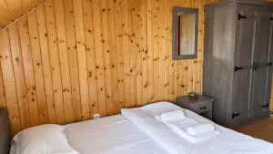 Cameră dublă cu pat matrimonial - Camera Dubla Matrimoniala - Livada cu Suflet