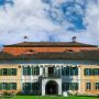 Hotel Edenul Transilvaniei Palatul Brukenthal - Avrig.
- Str. Gheorghe Lazăr, Nr. 39
- Hotel Edenul Transilvaniei-Palatul Brukenthal, înălțându-se impunător în peisajul din 1788, servește acum drept refugiu elegant și istoric pentru călători. Acest edificiu monumental, odinioară reședința de vară a baronului Samuel von Brukenthal din Transilvania, oferă oaspeților săi o experiență ...