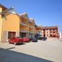Hotel Trandafirul Galben - Baile Herculane.
- Str. Trandafirilor, Nr. 76
- Hotel Trandafirul Galben din Baile Herculane va pune la dispozitie 28 de camere, dintre care:  8 camere double twin si 16 matrimoniale, 1 apartament de 3 persoane si 3 apartamente de 4 persoane. Toate camerele sunt deosebit de moderne si confortabile, dispunand de tv , cablu tv, frigider (doar in...