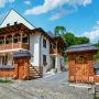 Pensiunea Armonia - Calinesti.
- Sat Văleni, Str. Principală, Nr. 47
- Situată în Valeni, județul Maramureș, Pensiunea Armonia îmbină stilurile tradițional și modern, oferind ospeților o atmosferă relaxantă și liniștită. 

Pensiunea are 5 camere matrimoniale dotate cu baie proprie, TV cu canale prin cablu, duș și uscător de păr. Proprietatea dispune de o bucătărie...