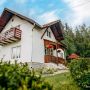 Pensiunea Kaffai - Izvorul Muresului.
- Sat Izvoru Mureșului, Str. Gării, Nr. 96
- Pensiunea Kaffai va ofera cazare in 7 camere din care 4 cu baie si 3 camere la o baie, living, parcare, gratar.