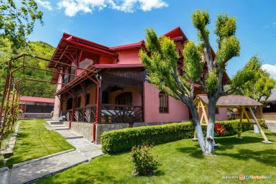 Casa Dintre Munti Karina