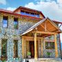 Pensiunea Agroturistica Casa din Piatra - Perisani.
- Sat Poiana, Str. Principală, Nr. 97
- Pensiunea Casa din Piatră este situată în inima naturii în satul Poiana, județul Vâlcea, în cadrul rezervației Parcului Național Cozia. 

Cu 5 dormitoare, 3 băi și un living spațios, Pensiunea Casa din Piatră vă așteaptă să vă relaxați și să vă bucurați de intimitatea și facilitățile sale gener...