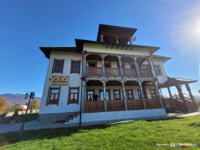 Pensiunea Belvedere — Petrova