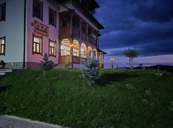 Pensiunea Belvedere — Petrova