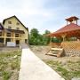 Pensiunea Valeria - Poiana Mărului.
- Sat Poiana Mărului, Str. Principală, Nr. 153 A
- Situata intr-o zona cu un peisaj deosebit, unde se pot descoperii adevaratele frumuseti si salbaticii ale naturii, pensiunea va ofera cazare in 8 camere moderne, fiecare personalizata intr-o cromatica diversificata, cu tente fosforice.

Pensiunea Valeria dispune de restaurant, parcare, gradina,...