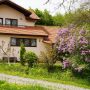 Pensiunea Ioana - Poieni.
- Sat Poieni, Nr. 152
- Între Munții Meseș, Munții Vlădeasa și Depresiunea Huedinului, pe meleagurile cetății de la Bologa, se află Pensiunea Ioana. Aici, într-un peisaj aproape ireal, cu păduri și pășuni, cu oameni frumoși și ospitalieri, tradițiile sunt păstrate cu sfințenie, iar portul popular este la mare cinste. Es...