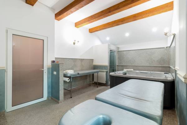 Hotel Boutique Marina — Pucioasa