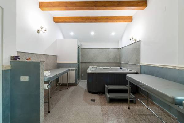 Hotel Boutique Marina — Pucioasa