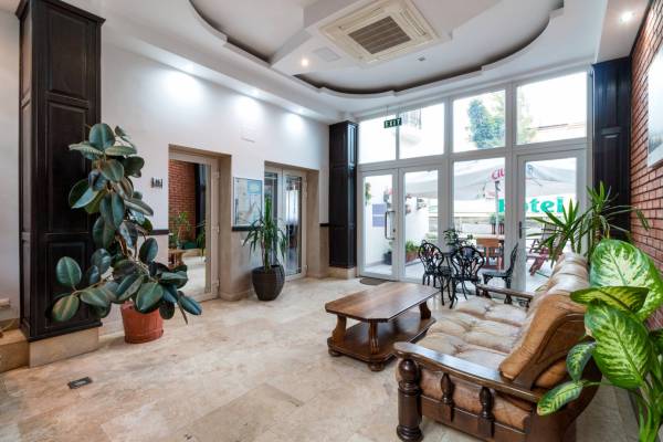 Hotel Boutique Marina — Pucioasa