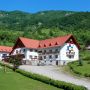 Pensiunea Sub Piatra - Salciua.
- Sat Sub Piatră, Nr. 516 B
- Pensiunea Sub Piatra se află în comuna Salciua, la poalele munților Apuseni și în vecinătatea faimoasei peșteri Huda lui Papară. Proprietatea este înconjurată de natură și oferă o experiență autentică în stil apusean, cu case și sălașe din lemn acoperite cu paie, defilee, păduri și stânci. 

În...