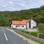 Pensiunea Mateo - Sasciori.
- Sat Căpâlna, Str. Făgețel, Nr. 201
- Pensiunea Agroturistică Mateo este situată pe pitoreasca Valea Sebeșului din Transilvania, în apropierea orașului Alba-Iulia și la baza celebrei șosele Transalpina. Facilitățile pensiunii sunt gândite pentru a vă asigura un sejur plăcut și lipsit de griji. 

Cele 5 camere și apartamentul au un ...