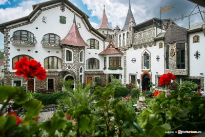 Hotel Castelul Printul Vanator si Dracula