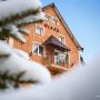 Vila Diana - Vartop.
- Loc. Băiţa, Satul de vacanță Vârtop, Nr. 78
- Vila Diana este situată lângă șoseaua principală, la 350 m de Pârtia Piatra Grăitoare și la 27 km de Peștera Scărișoara, într-o zonă ușor accesibilă, ideală pentru sejururi în orice anotimp.

Proprietatea dispune de grădină, terasă și spații de relaxare, precum și de o zonă complet amenajată pe...