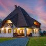 Pensiunea Drumetii Casa Iancului - Vidra.
- Sat Nemeși, Nr. 62
- Pensiunea Drumeții Casa Iancului este situată în Vidra, în apropiere de Dealul cu Melci și Cascada Pișoaia. Pensiunea dispune de un salon, bucătărie complet utilată, foișor cu grătar și ceaun, ciubar cu jacuzzi și o curte cu parcare. 

Pensiunea vă oferă 4 apartamente cu baie proprie și balcon ...