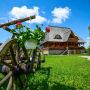 Casa Chira - Viseu De Sus.
- Str. Teilor, Nr. 60
- Casa Chira, o autentică construcție țărănească, așezată pe malul râului Vaser, în apropierea Mocăniței, vă așteaptă cu porțile deschise să trăiți pentru câteva zile în peisajul mirific al Maramureșului. 

Situată în Maramureșului istoric, în apropierea monumentelor istorice de pe Valea Izei sau...